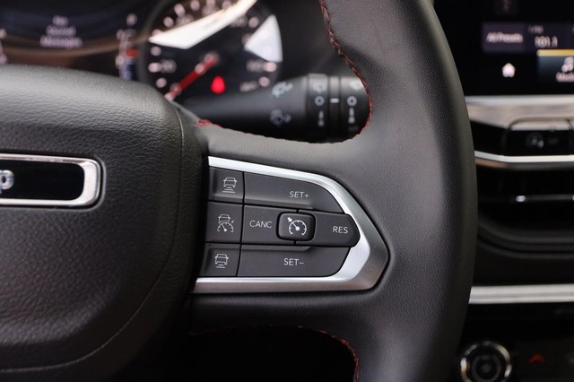 Jeep Compass Vehicle Image 13
