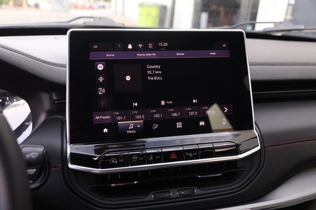 Jeep Compass Vehicle Image 17