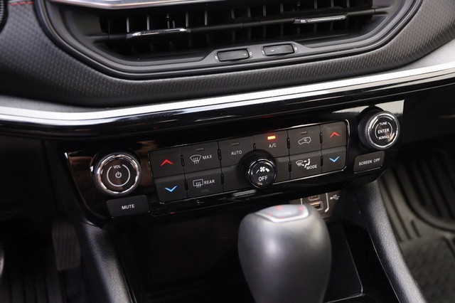 Jeep Compass Vehicle Image 19