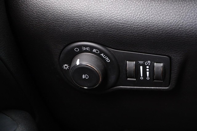 Jeep Compass Vehicle Image 22