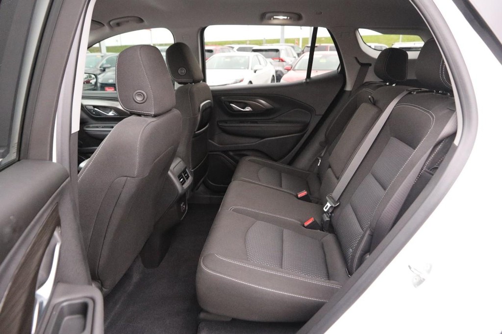 GMC Terrain Vehicle Full-screen Gallery Image 9
