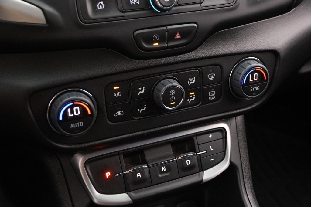 GMC Terrain Vehicle Full-screen Gallery Image 18