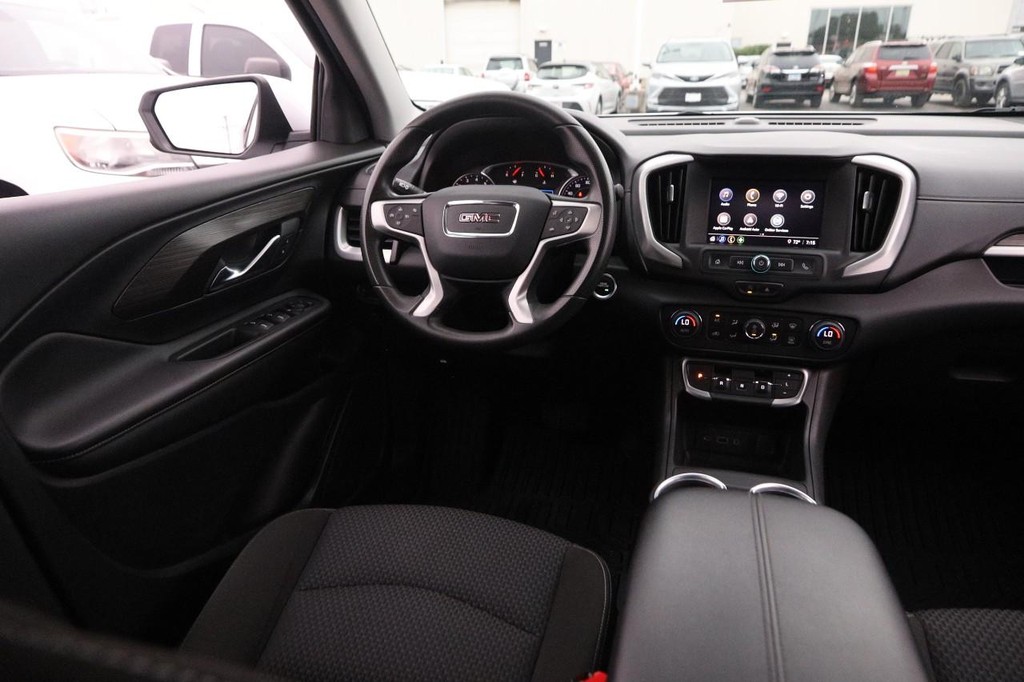 GMC Terrain Vehicle Full-screen Gallery Image 22