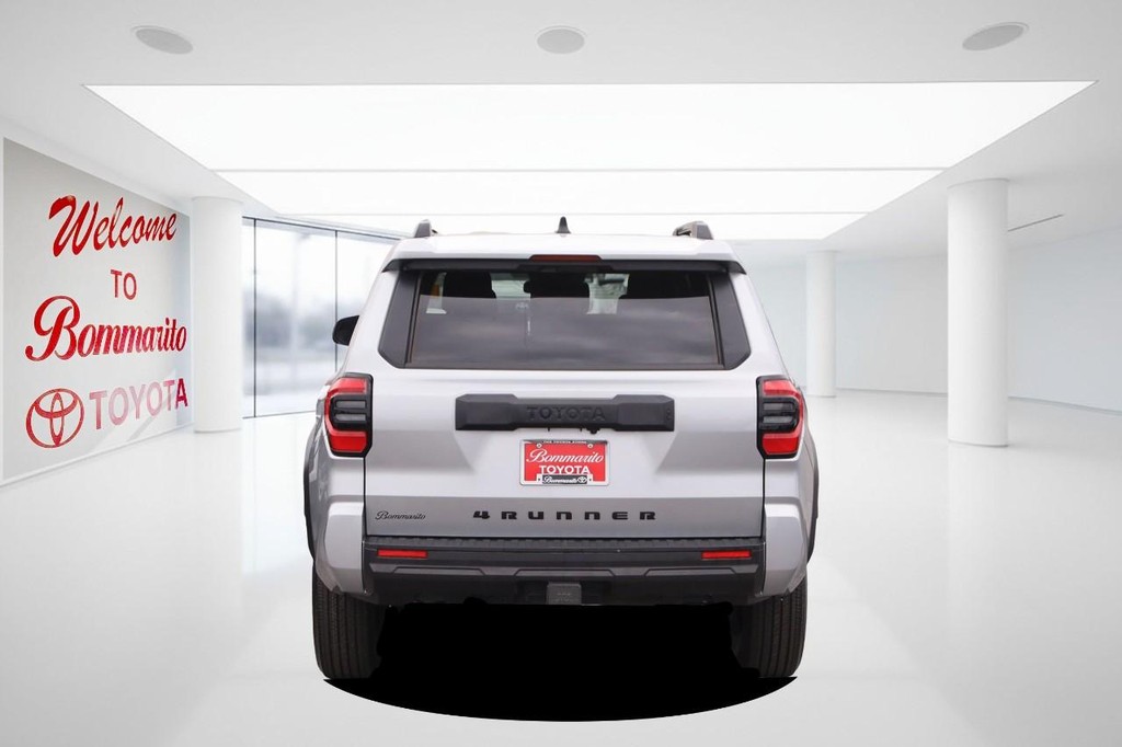 Toyota 4Runner Vehicle Full-screen Gallery Image 6