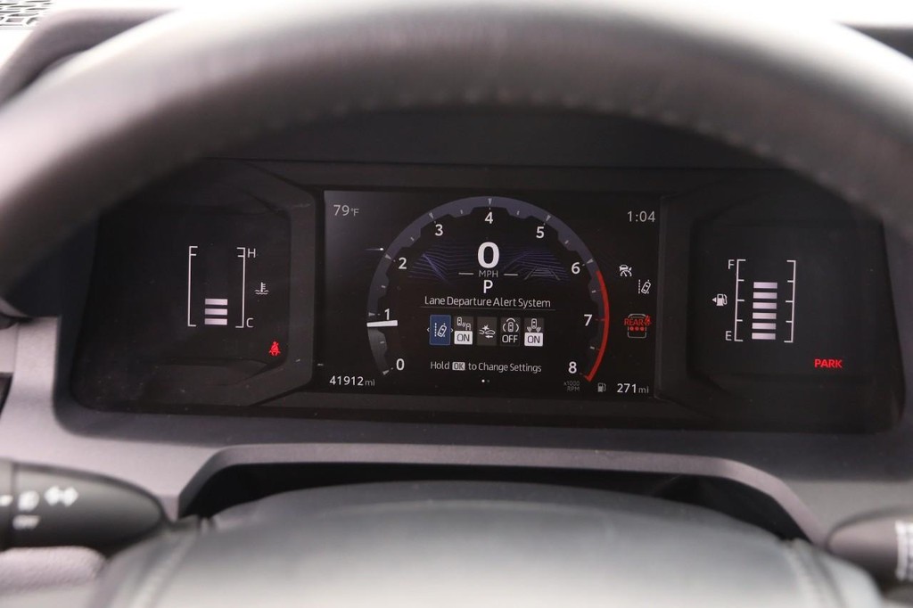 Toyota 4Runner Vehicle Full-screen Gallery Image 21