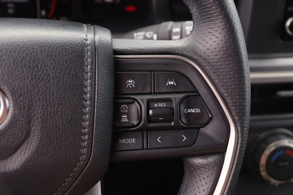 Toyota 4Runner Vehicle Full-screen Gallery Image 22