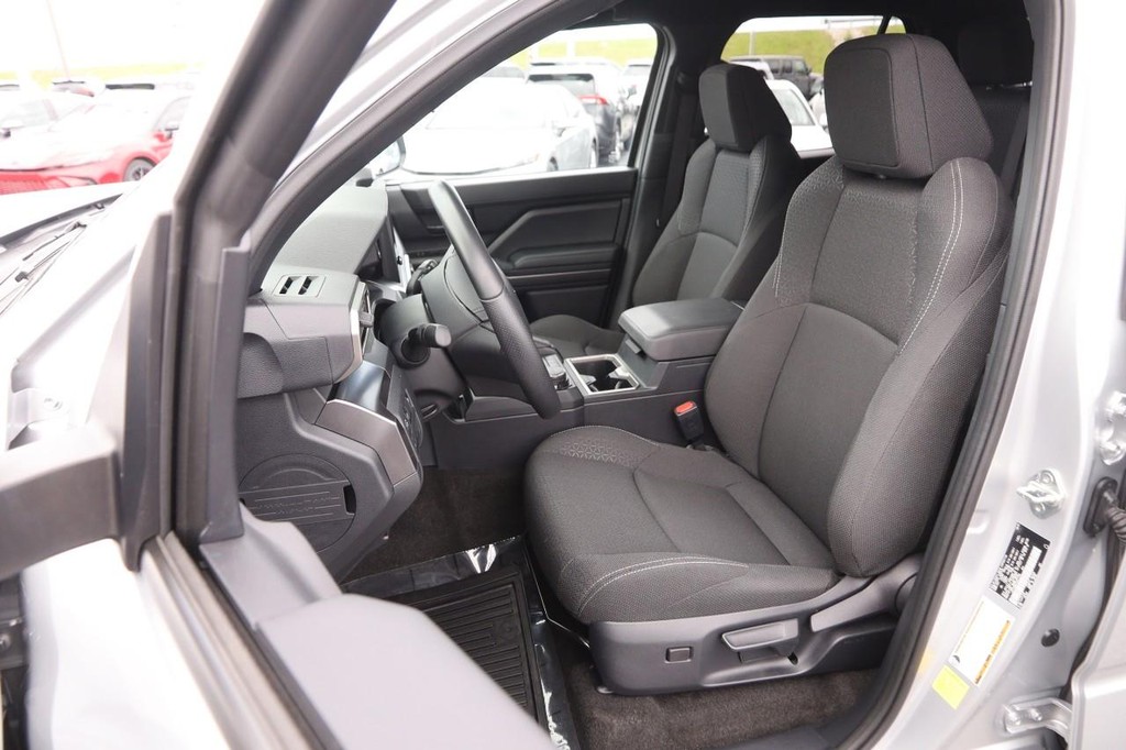 Toyota 4Runner Vehicle Full-screen Gallery Image 26