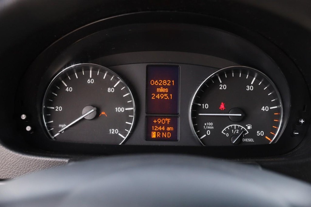 Mercedes-Benz Sprinter Crew Vans Vehicle Full-screen Gallery Image 13