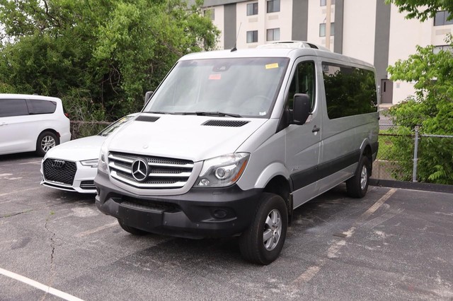 Mercedes-Benz Sprinter Crew Vans Vehicle Image 04