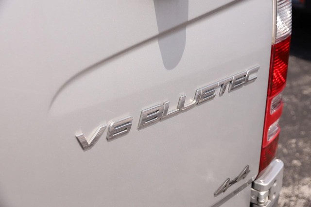 Mercedes-Benz Sprinter Crew Vans Vehicle Image 07