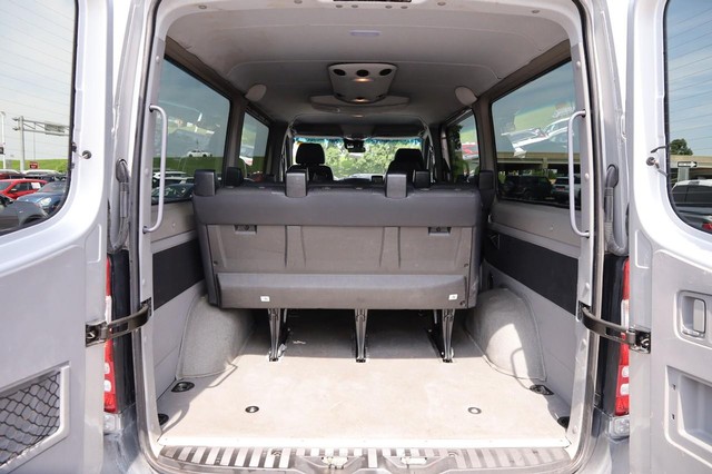 Mercedes-Benz Sprinter Crew Vans Vehicle Image 08