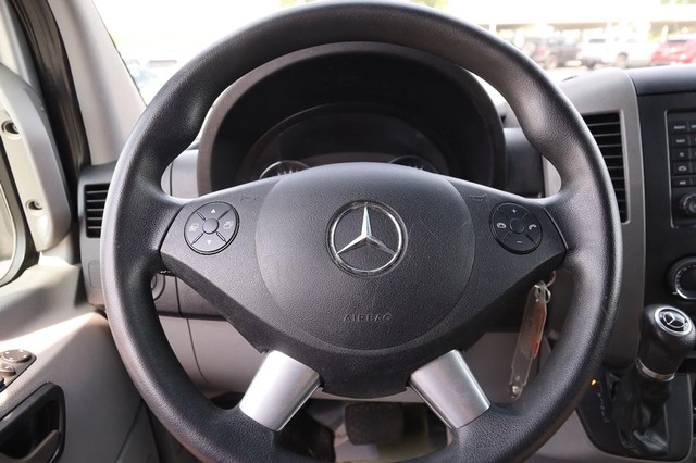 Mercedes-Benz Sprinter Crew Vans Vehicle Image 10