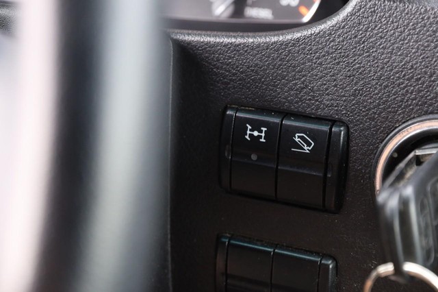 Mercedes-Benz Sprinter Crew Vans Vehicle Image 14