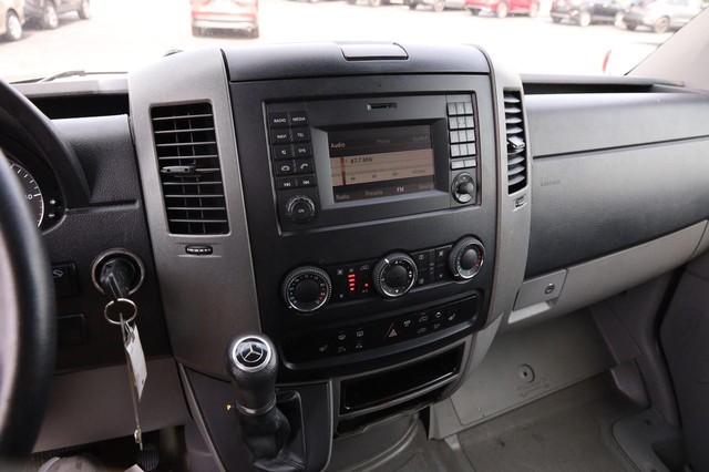 Mercedes-Benz Sprinter Crew Vans Vehicle Image 15