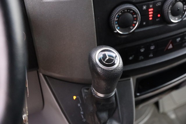 Mercedes-Benz Sprinter Crew Vans Vehicle Image 19
