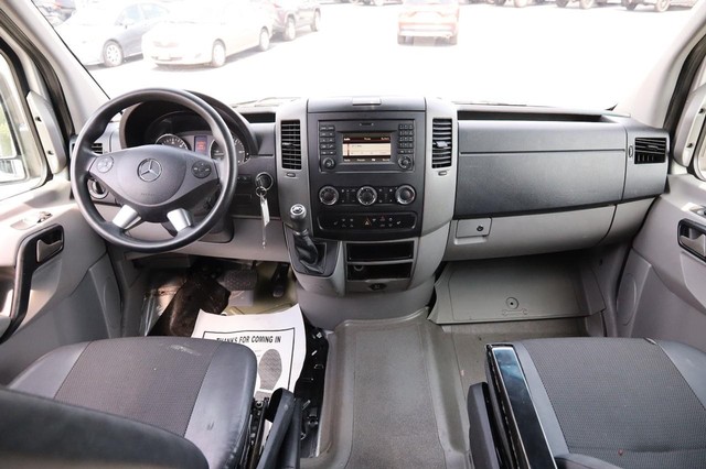 Mercedes-Benz Sprinter Crew Vans Vehicle Image 22