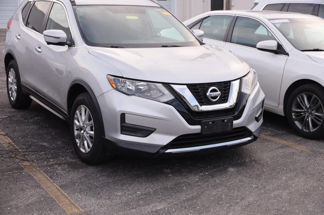 Nissan Rogue Vehicle Image 02