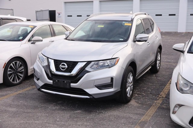 Nissan Rogue Vehicle Image 04