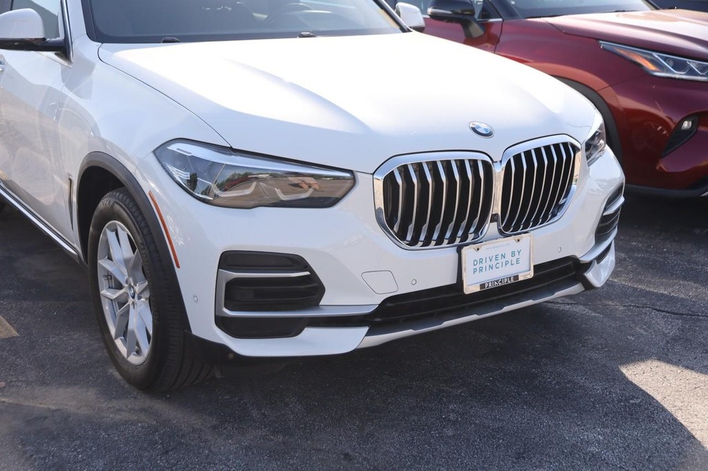 BMW X5 Vehicle Full-screen Gallery Image 6