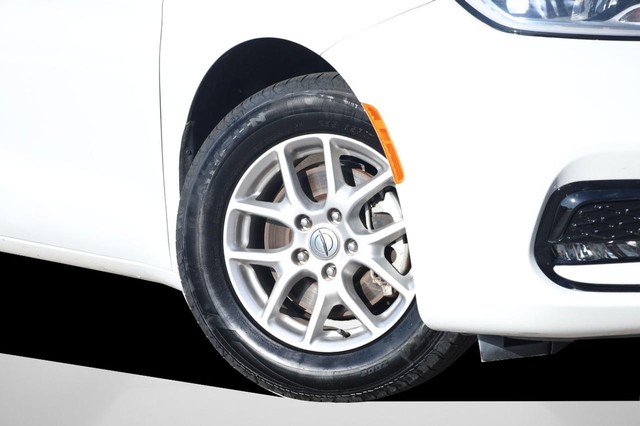 Chrysler Pacifica Vehicle Image 03