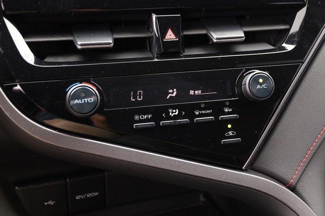 Toyota Camry Vehicle Image 18