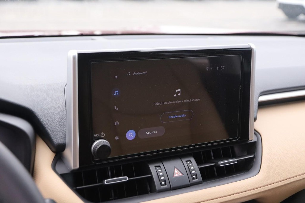 Toyota RAV4 Vehicle Full-screen Gallery Image 17