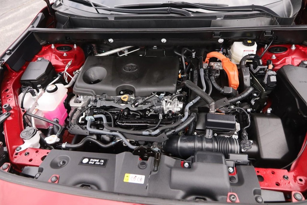 Toyota RAV4 Vehicle Full-screen Gallery Image 28