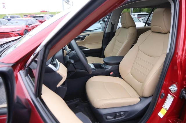 Toyota RAV4 Vehicle Image 10