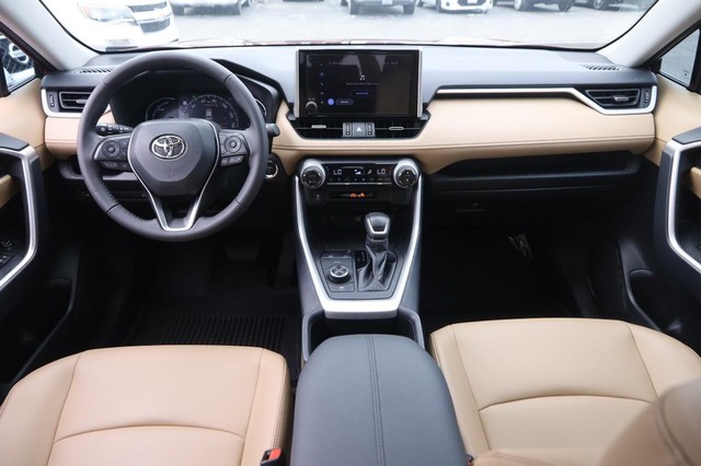 Toyota RAV4 Vehicle Image 22