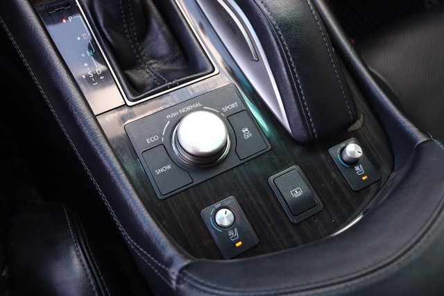 Lexus LS 460 Vehicle Image 19