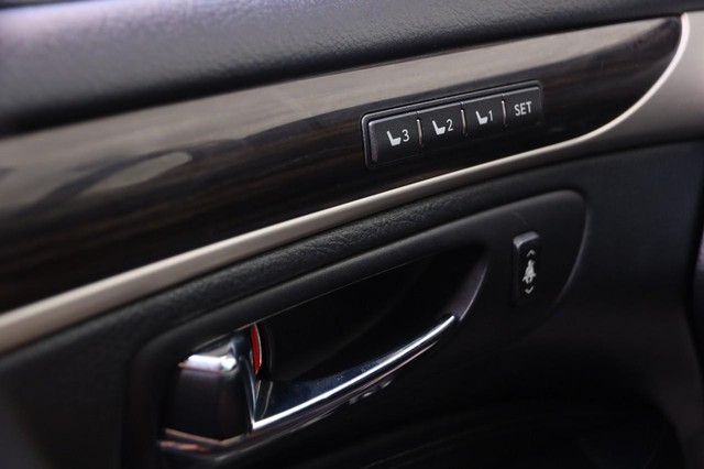 Lexus LS 460 Vehicle Image 22