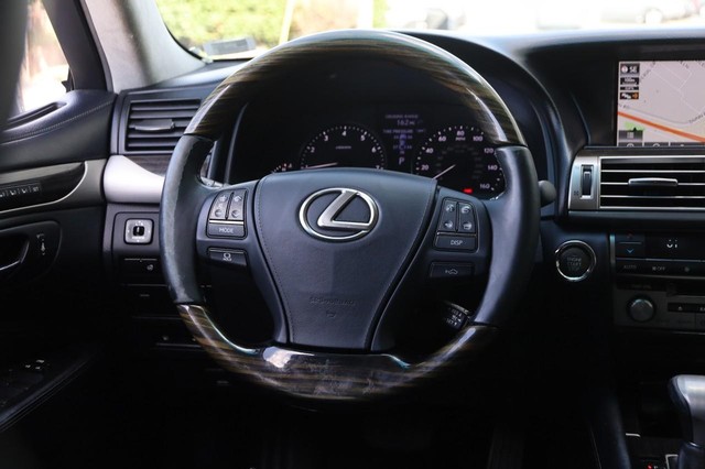 Lexus LS 460 Vehicle Image 25