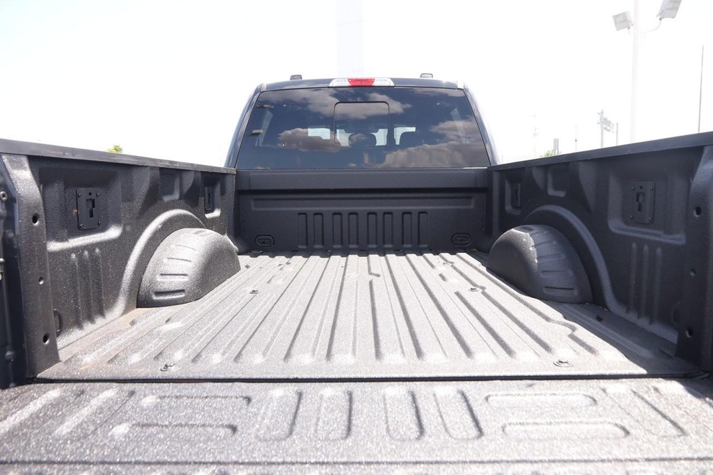 Ford Super Duty F-250 SRW Vehicle Full-screen Gallery Image 7