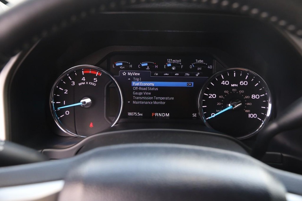 Ford Super Duty F-250 SRW Vehicle Full-screen Gallery Image 14