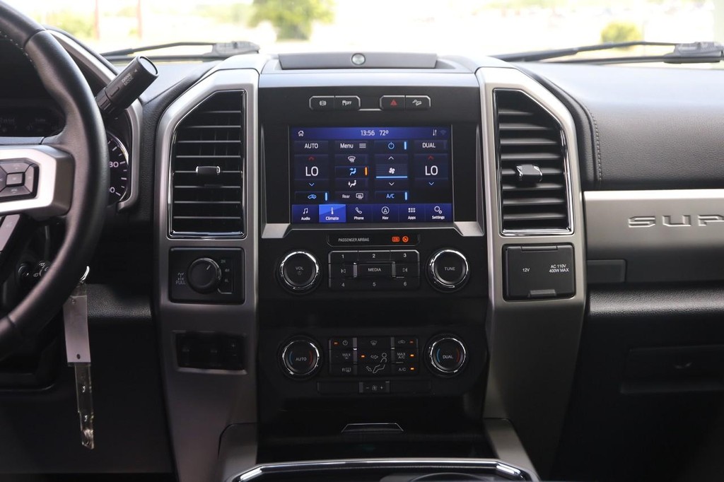 Ford Super Duty F-250 SRW Vehicle Full-screen Gallery Image 25