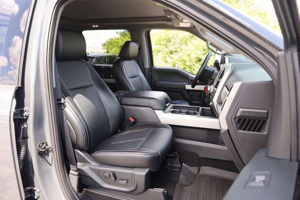 Ford Super Duty F-250 SRW Vehicle Full-screen Gallery Image 27