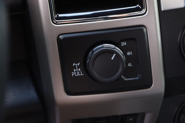 Ford Super Duty F-250 SRW Vehicle Image 15
