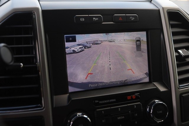 Ford Super Duty F-250 SRW Vehicle Image 18