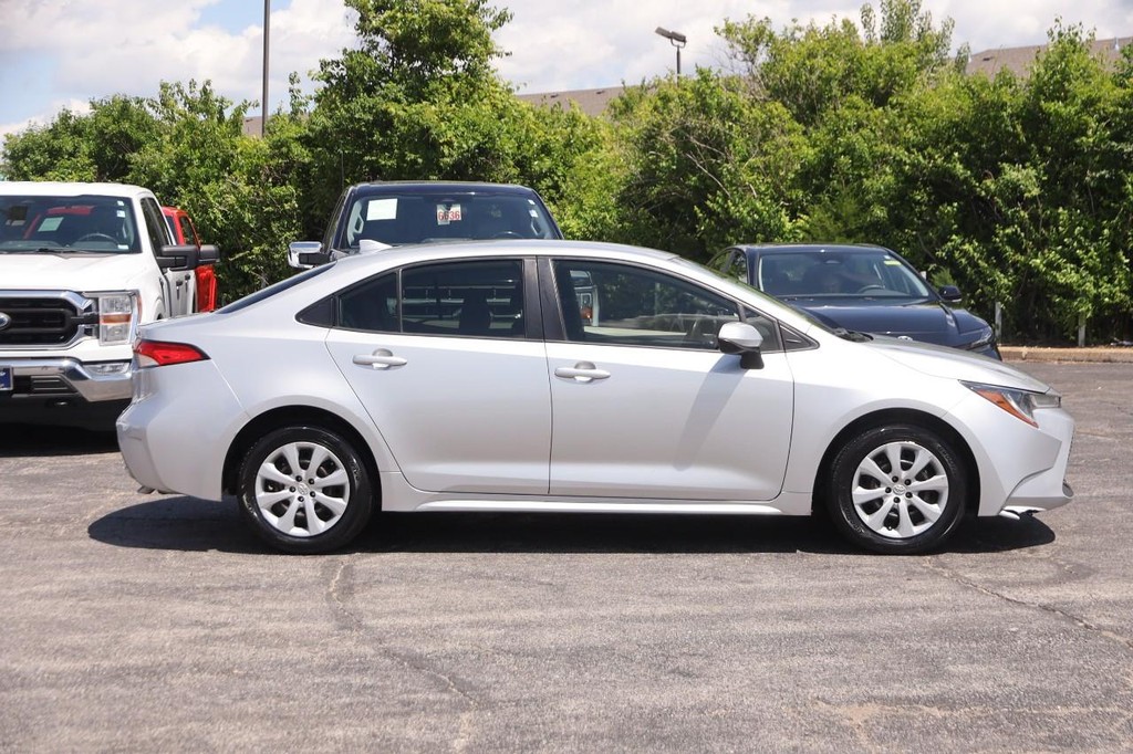 Toyota Corolla Vehicle Full-screen Gallery Image 5