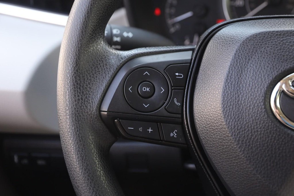 Toyota Corolla Vehicle Full-screen Gallery Image 11