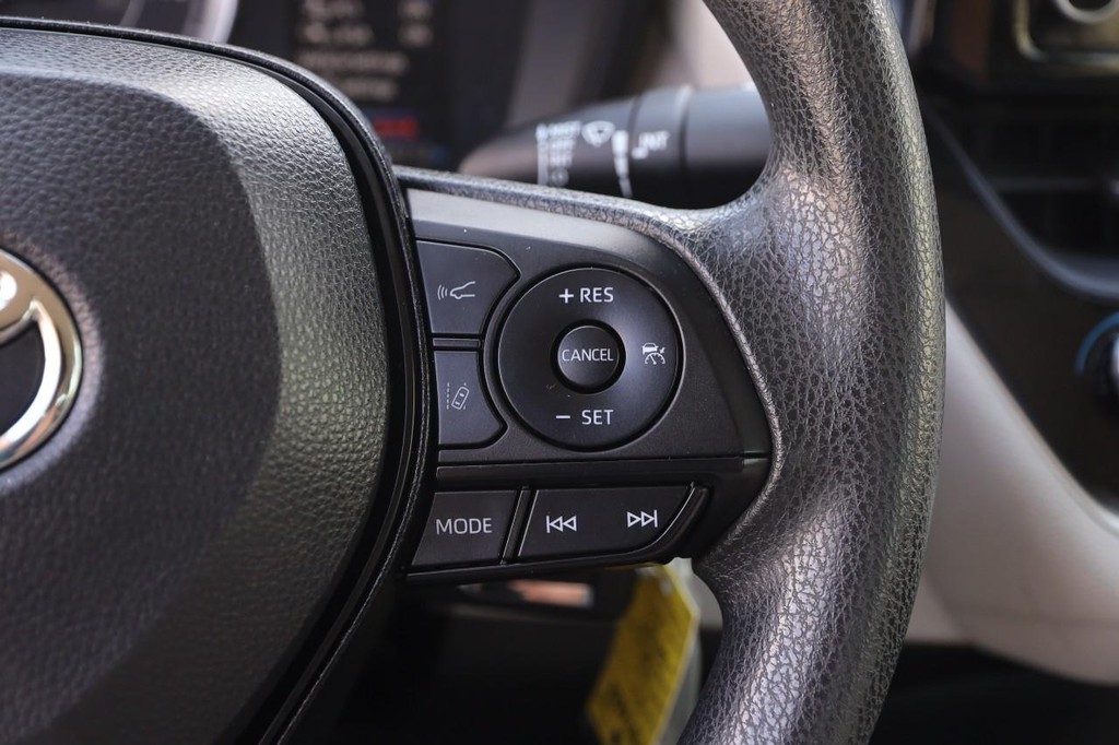 Toyota Corolla Vehicle Full-screen Gallery Image 12