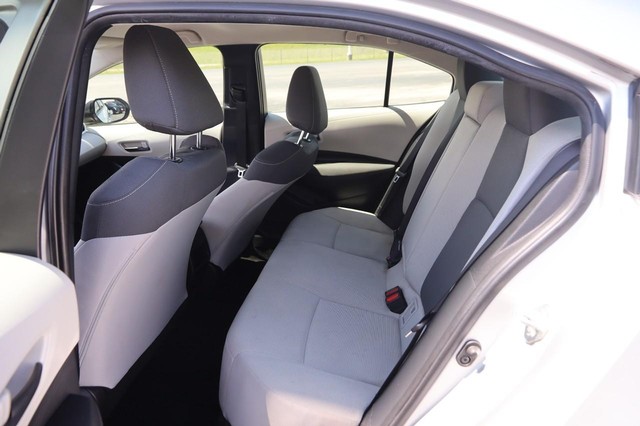Toyota Corolla Vehicle Image 09