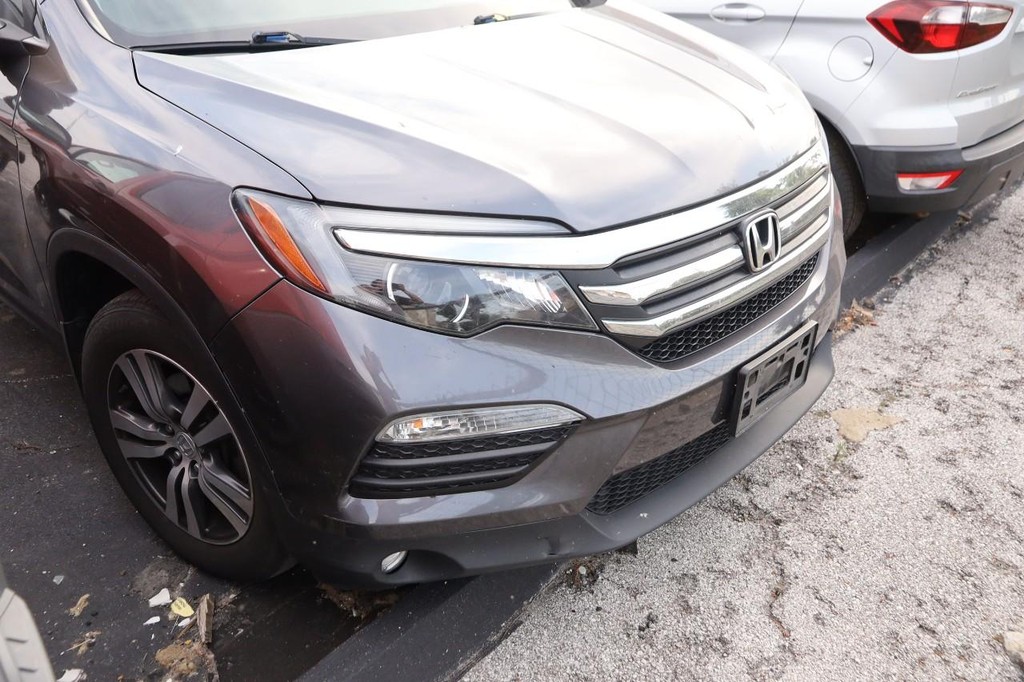 Honda Pilot Vehicle Full-screen Gallery Image 4