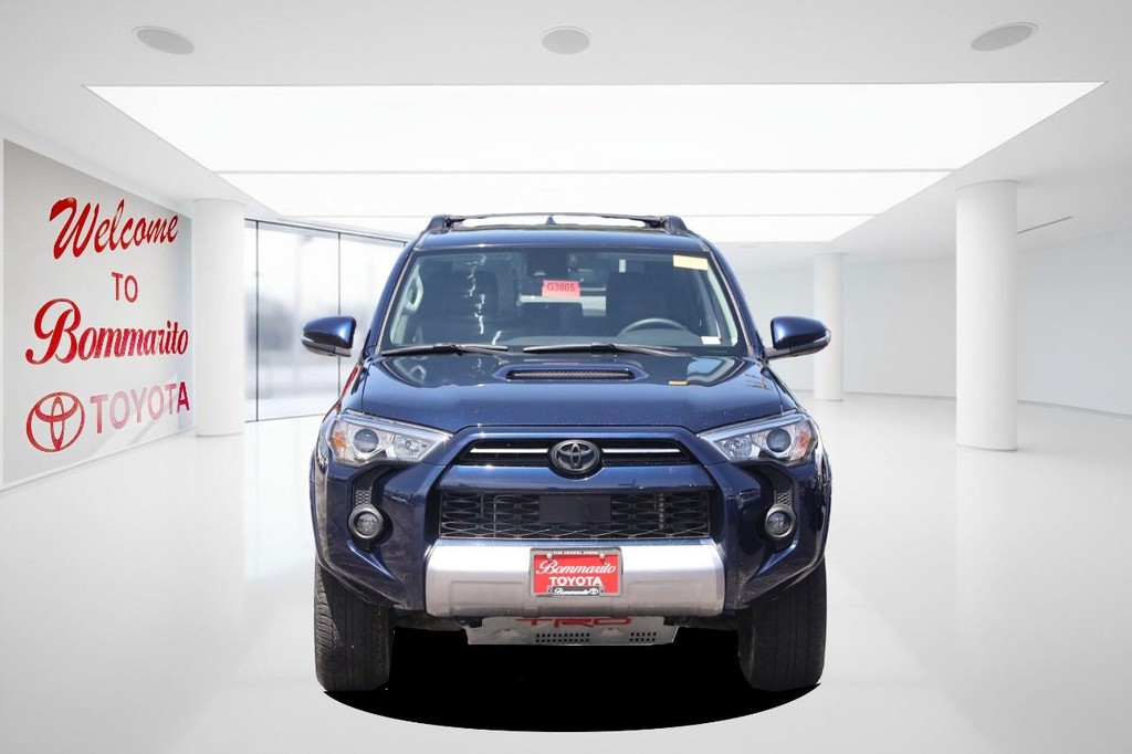 Toyota 4Runner Vehicle Full-screen Gallery Image 4