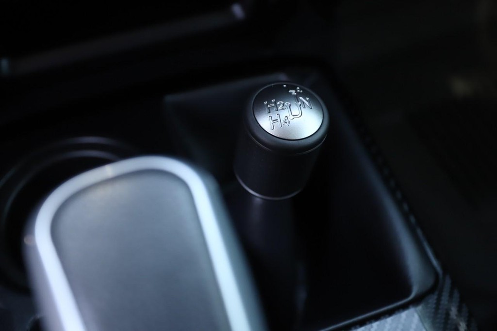 Toyota 4Runner Vehicle Full-screen Gallery Image 19