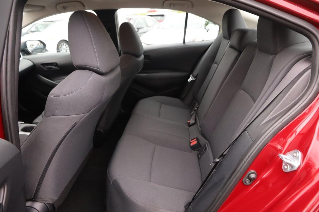 Toyota Corolla Vehicle Full-screen Gallery Image 9