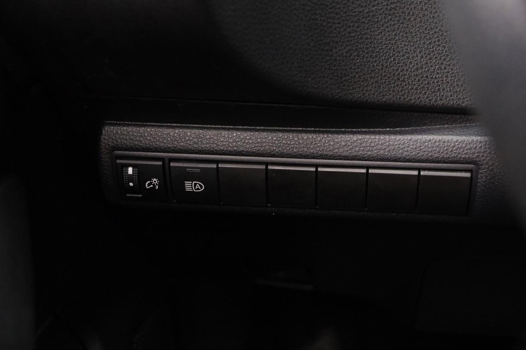 Toyota Corolla Vehicle Full-screen Gallery Image 18
