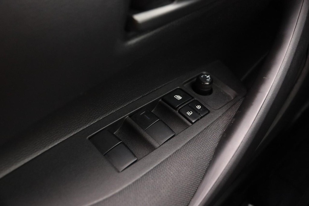 Toyota Corolla Vehicle Full-screen Gallery Image 19