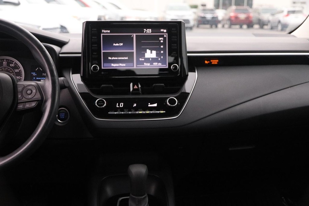 Toyota Corolla Vehicle Full-screen Gallery Image 23