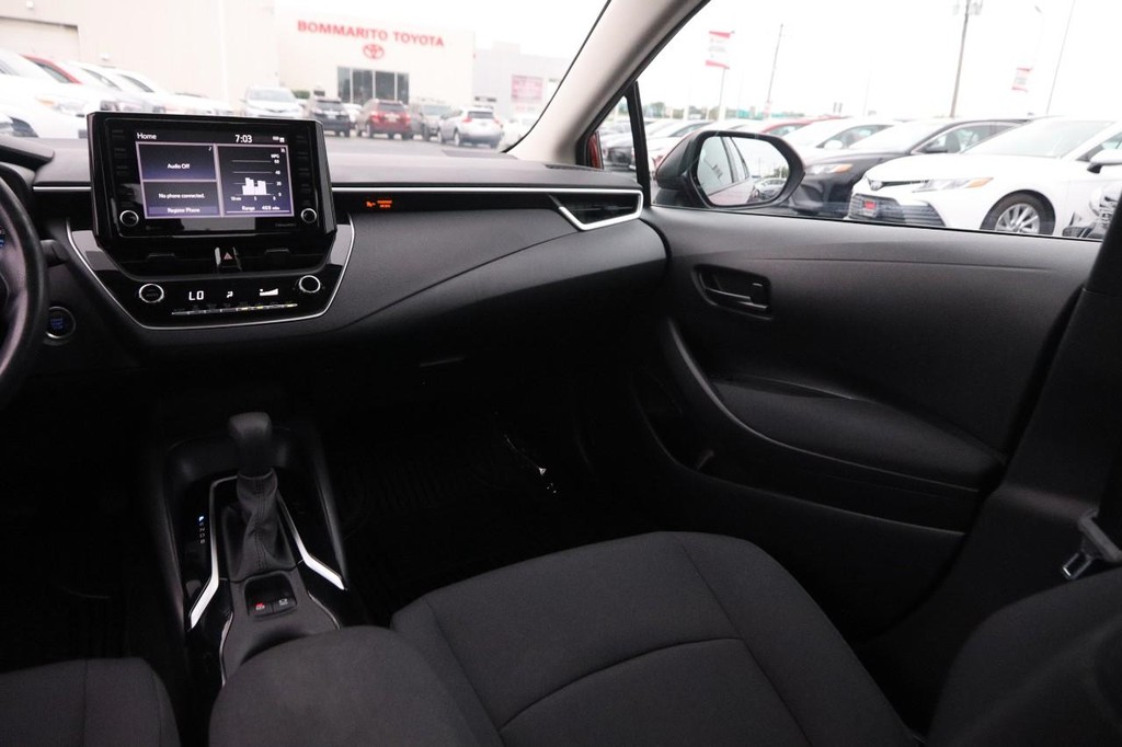 Toyota Corolla Vehicle Full-screen Gallery Image 24